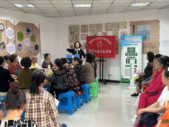 用歌声改变老年朋友单调生活